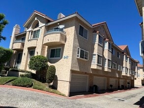 Building Photo - 847 Fairview Ave