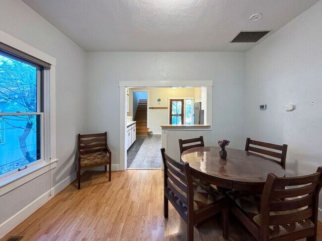 Foto del edificio - 346 N Grand St