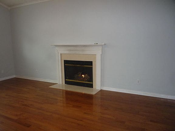 Building Photo - 8517 Cypress Lake Dr E