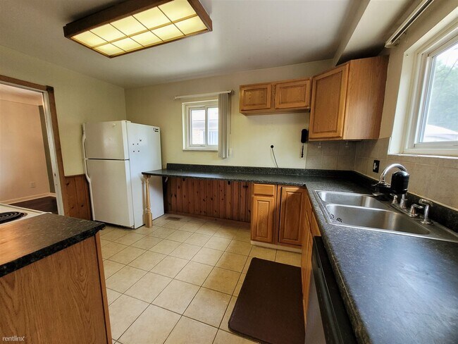 Building Photo - 3 br, 2 bath House - 22130 Gardner St