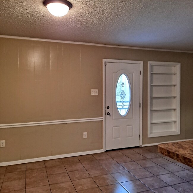 Building Photo - 3617 Chesterwood Dr