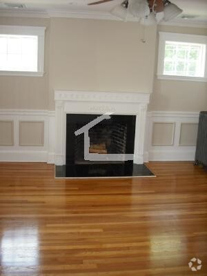 Building Photo - 132 Arlington St