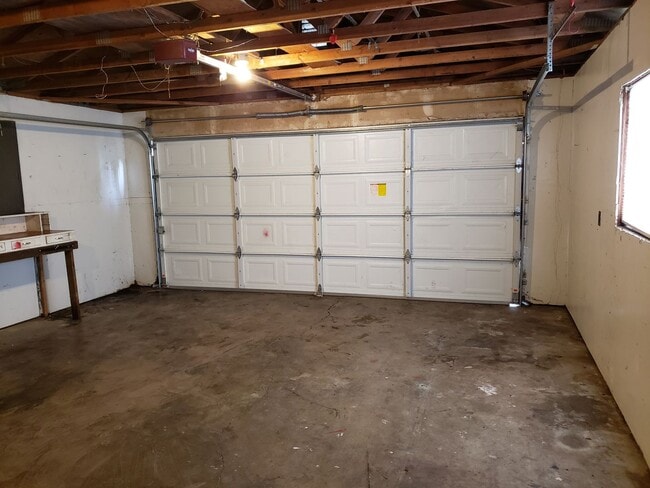 Building Photo - 3-bedroom in Central Chico