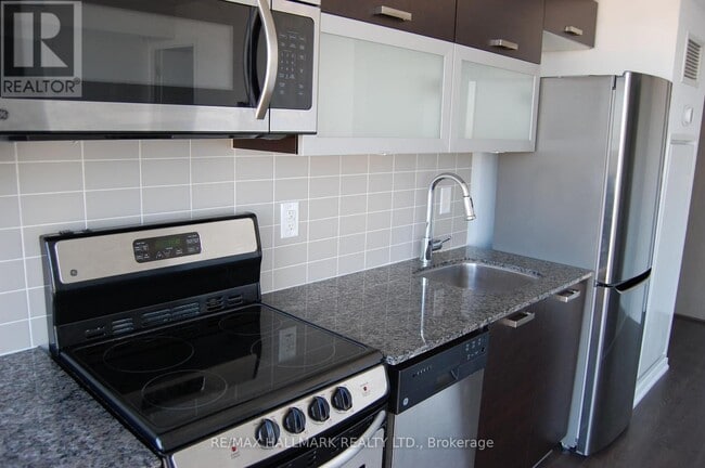Building Photo - 36-21236 Lisgar St