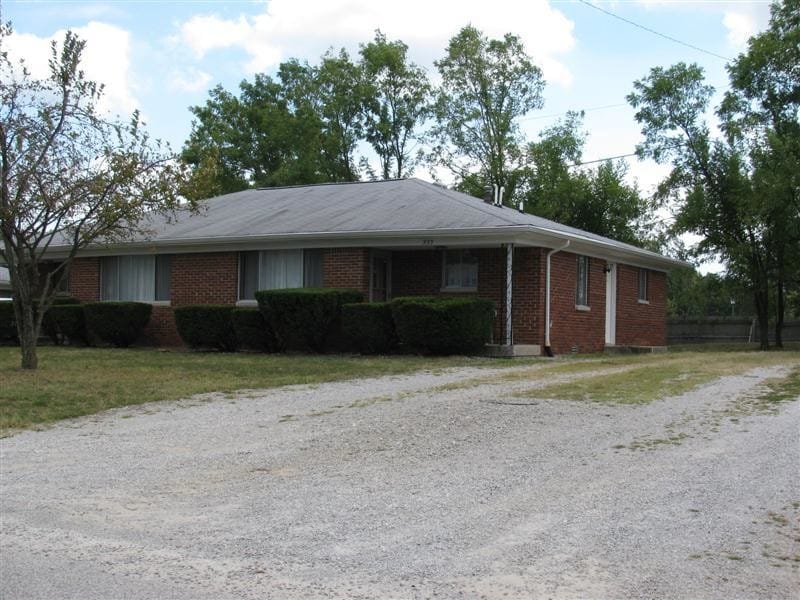 Primary Photo - 331 Wilson Dr. Bloomfield, IN 47424