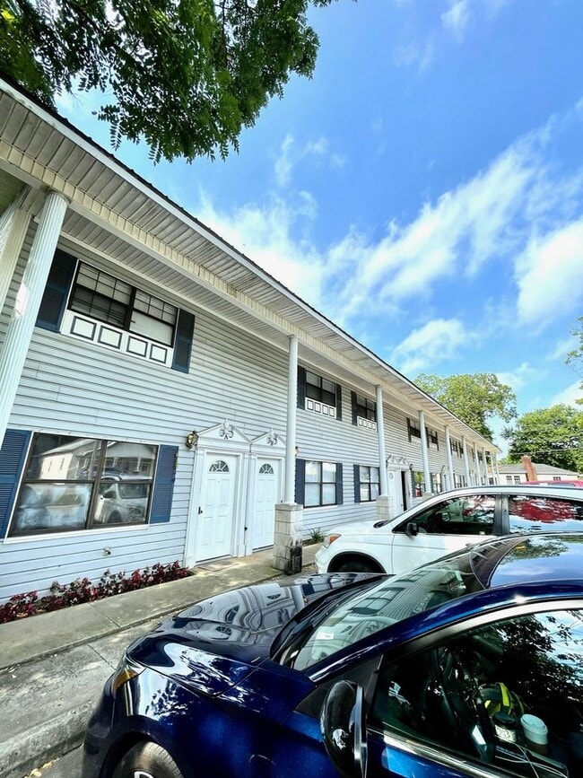 Building Photo - Recently Renovated Units in Cullman AL