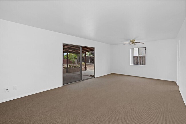 Foto del edificio - Single level home in San Carlos