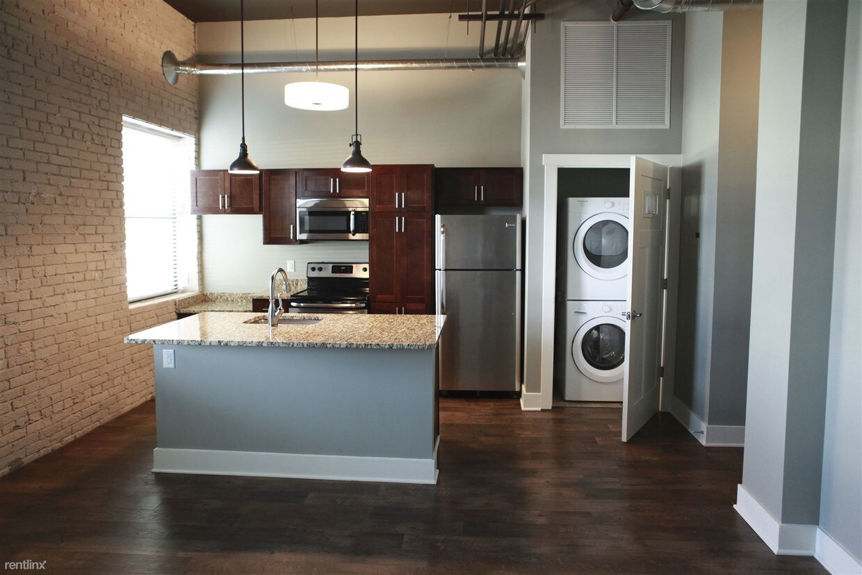 Foto principal - 206 Grandville Ave SW