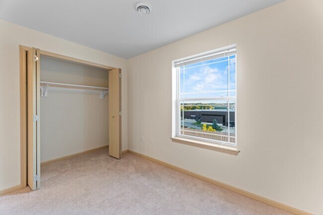 Foto del edificio - 2884 Pleasant View Rd