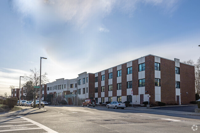 Todo - Chestnut Hill Park Condominiums