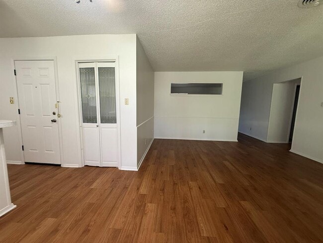 Building Photo - 2805 Ashdale Dr