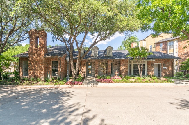 Building Photo - Chateau on the River Apartments