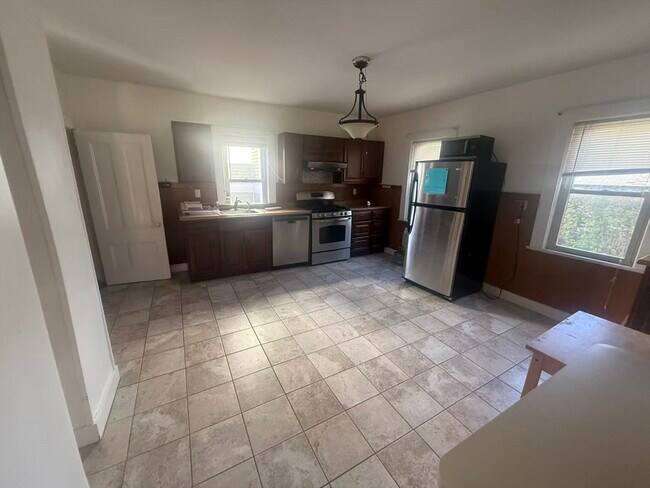 Foto del edificio - 58 Winship St