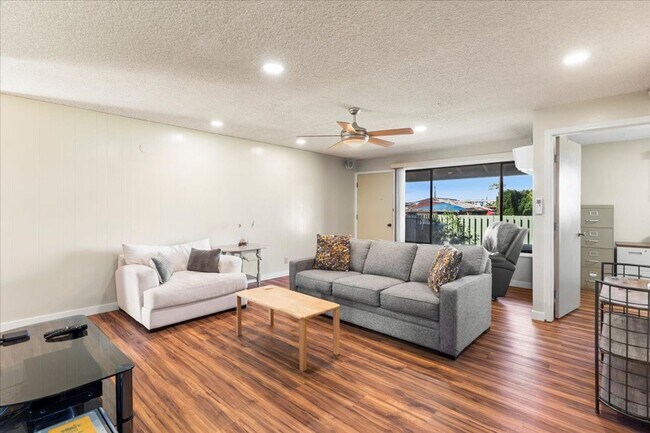 Foto del edificio - Partially Furnished 3 Bedroom/ 2 Bath Hous...