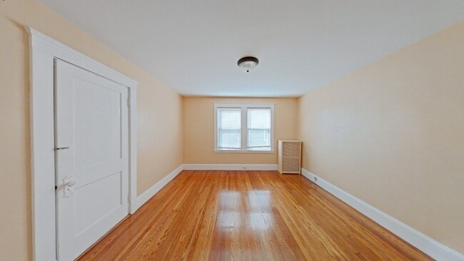 Building Photo - 5 Calumet St