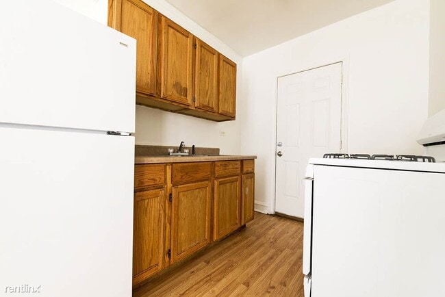 Building Photo - 1 br, 1 bath Apartment - 7348 S King Dr
