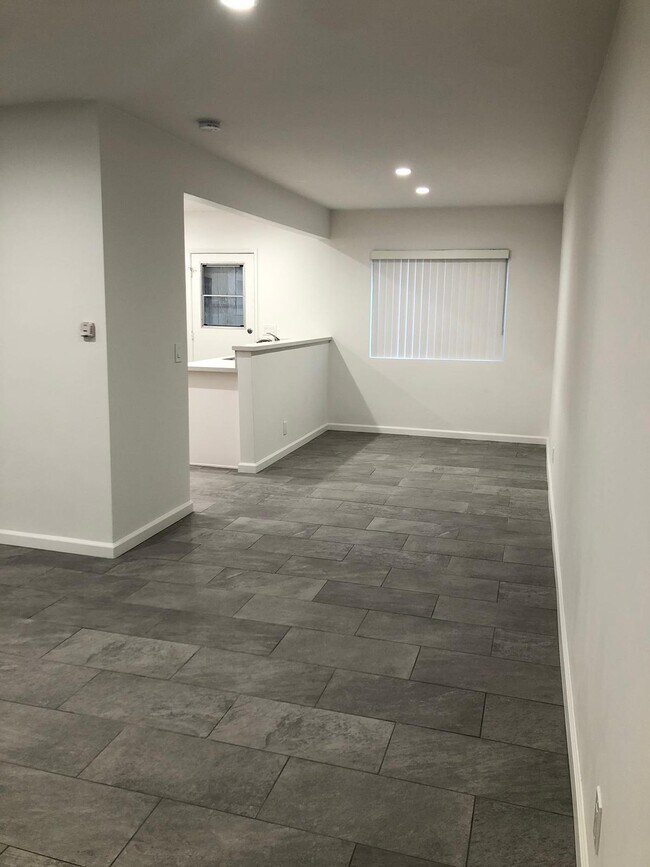 Comedor - 319 Mariposa Ave