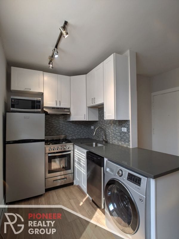 Foto del edificio - 511 W Belmont Ave