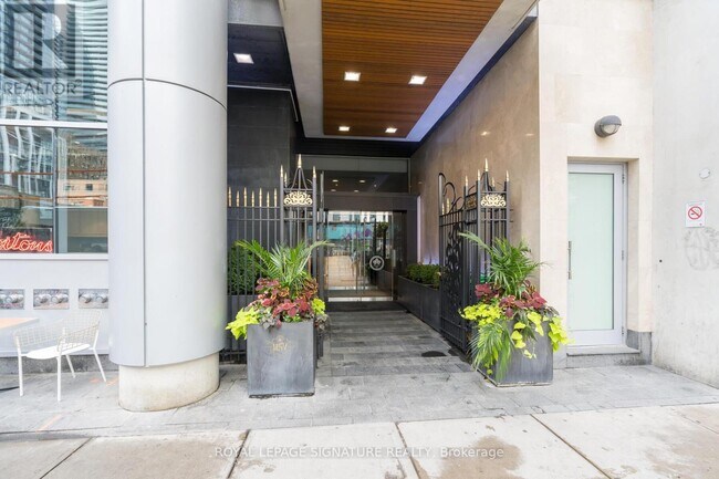 Photo du bâtiment - 375 King St W