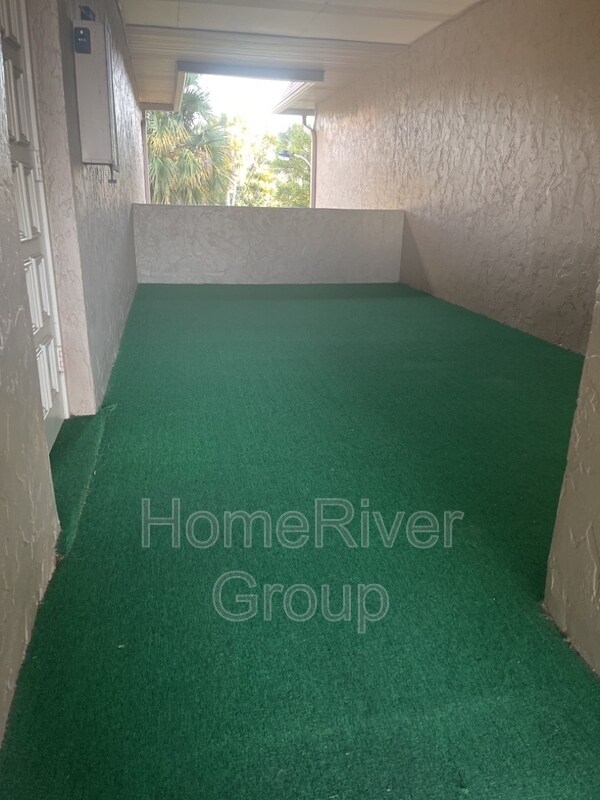 Building Photo - 1731 Golf Club Dr