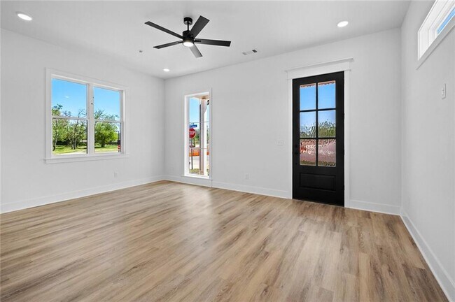 Building Photo - 2308 S 31st Pl