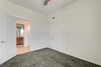 Building Photo - 360 E Desert Inn Rd