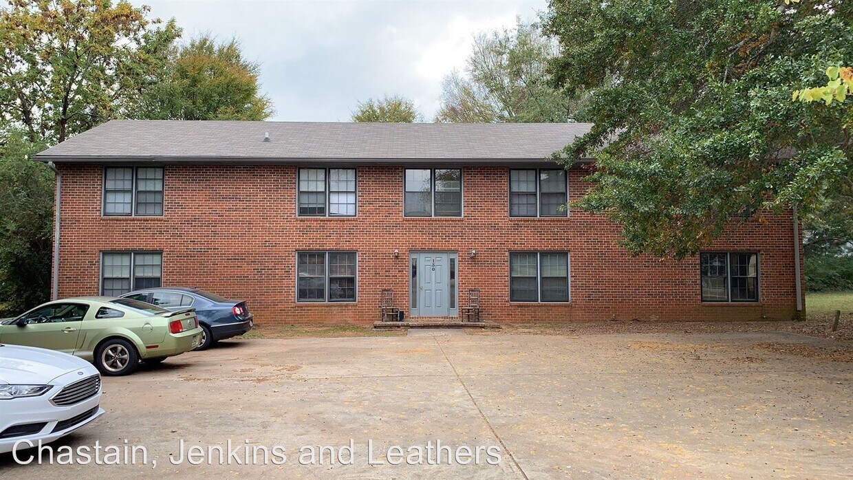 Foto principal - 130 Barrington Pl
