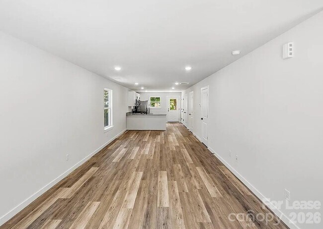 Foto del edificio - 259-261 Vanderbilt Rd