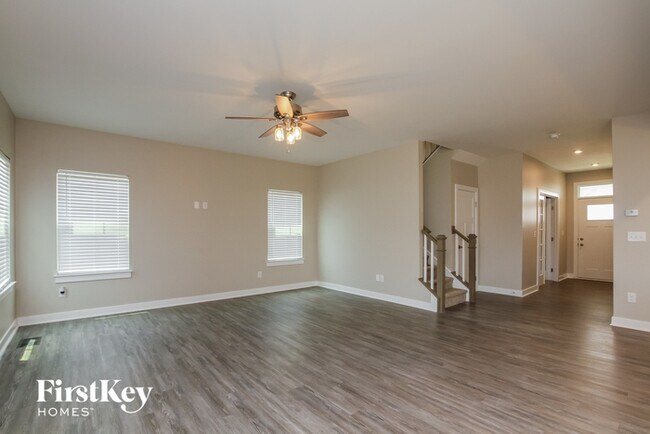 Building Photo - 1701 Speartip Ln