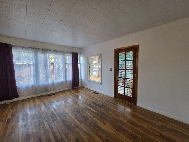 Foto del edificio - 1764 SE Douglas Ave