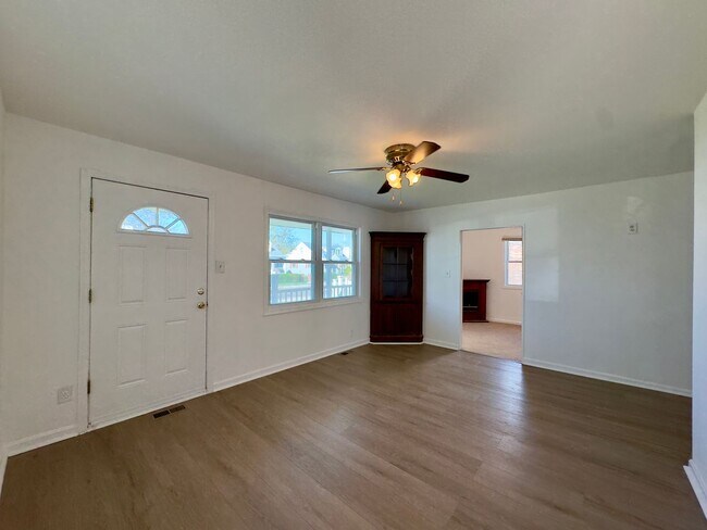 Foto del edificio - Charming 4 Bedroom/2 Bathroom Home in Dundalk, MD!