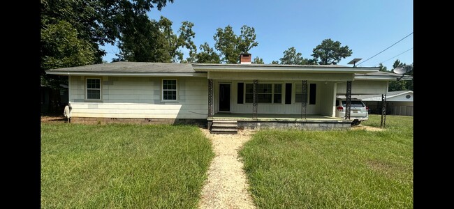 Building Photo - 854 River Crest Rd