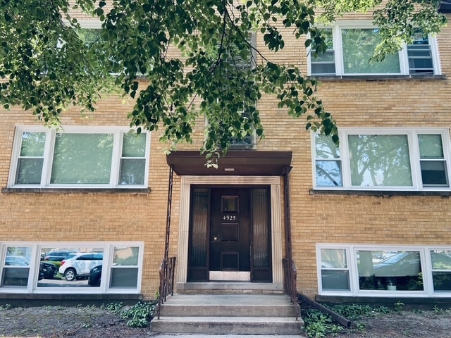 Primary Photo - 4925 Greenwood St