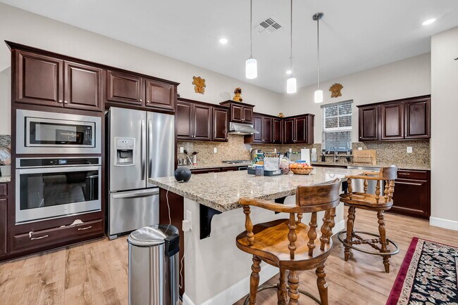 Foto del edificio - 33 Irby Ranch Dr