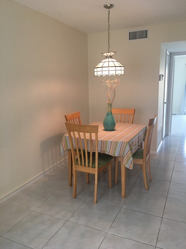 104 Royal Oak Dr Unit 104, Vero Beach, FL 32962 Condo for Rent in