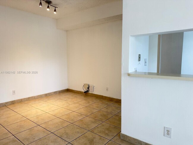 Foto del edificio - 680 Cypress Club Way