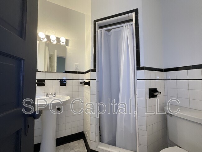 Building Photo - 2122 Susquehanna St