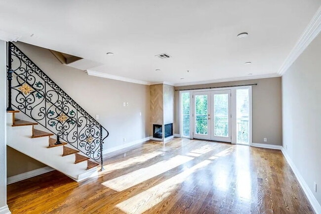 Building Photo - 3401 Barham Blvd