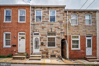 Building Photo - 417 S Madeira St