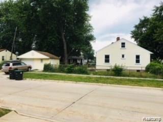 Building Photo - 21129 Pinecrest St