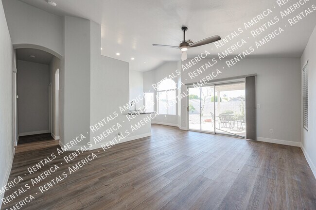 Foto del edificio - 1044 W Todd Dr