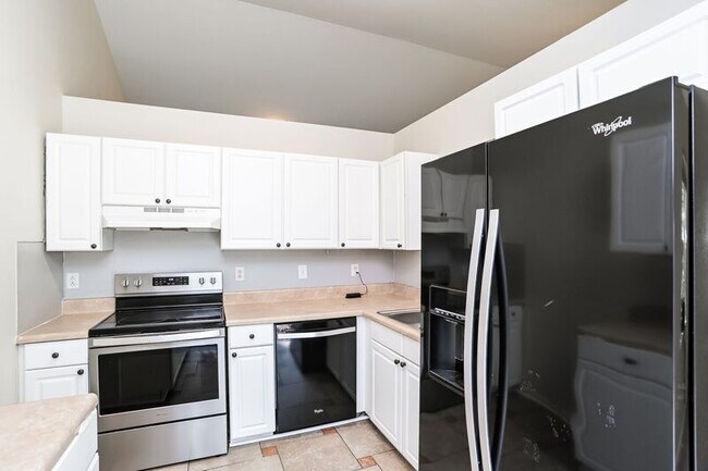 Building Photo - 5901 Crosswinds Ct