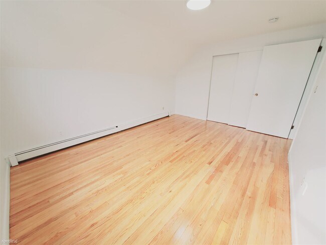 Building Photo - 2 br, 1 bath Condo - 12 Houston Ter Unit D