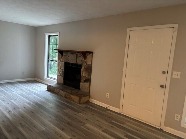 Building Photo - 1386 Williamsburg Ln