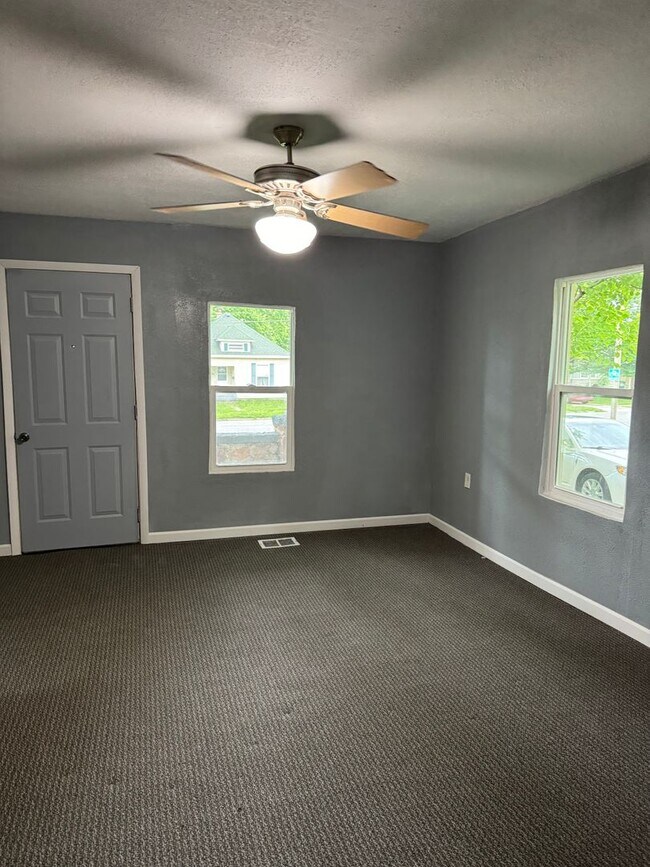Foto del edificio - Recently updated 2 bedroom home