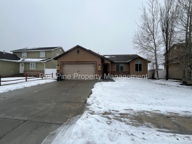 Foto del edificio - 2717 Mary Dr