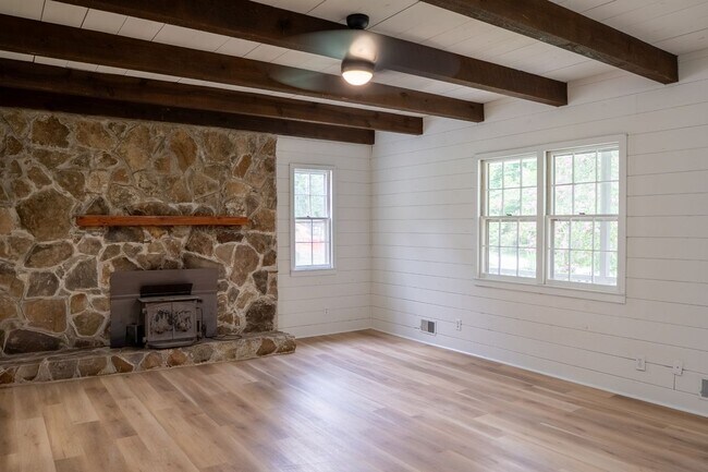 Building Photo - 1507 Ewing Chapel Rd