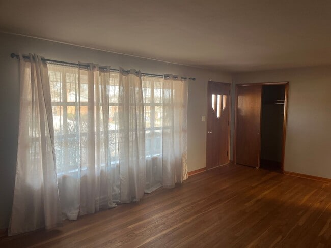 Building Photo - 2006 White St