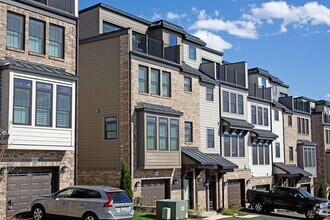 Building Photo - 1858 Marietta Dr