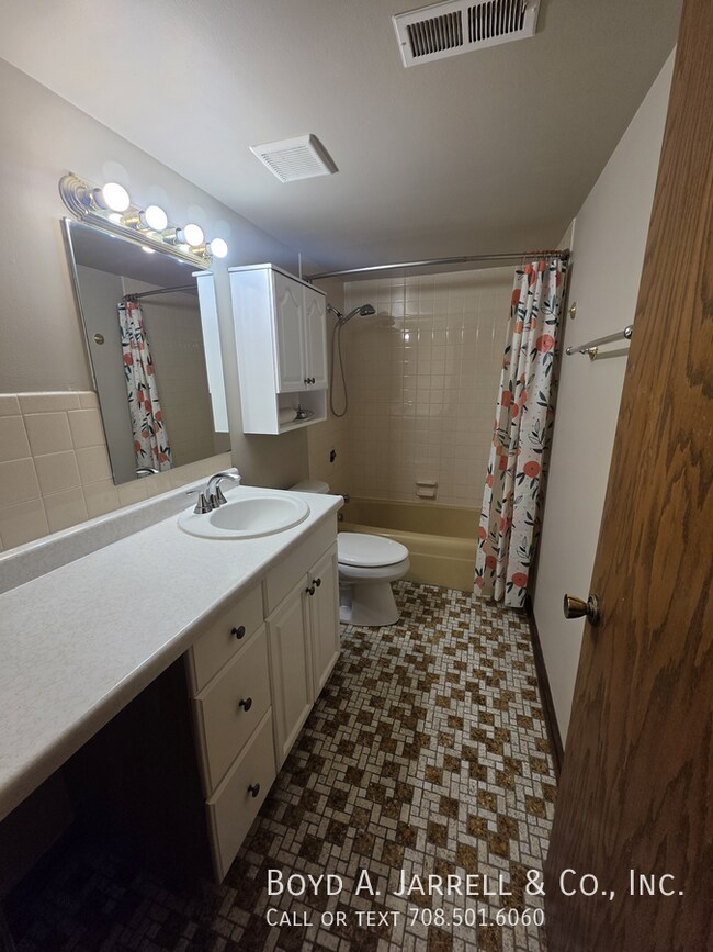 Foto del edificio - 18019 Dixie Hwy